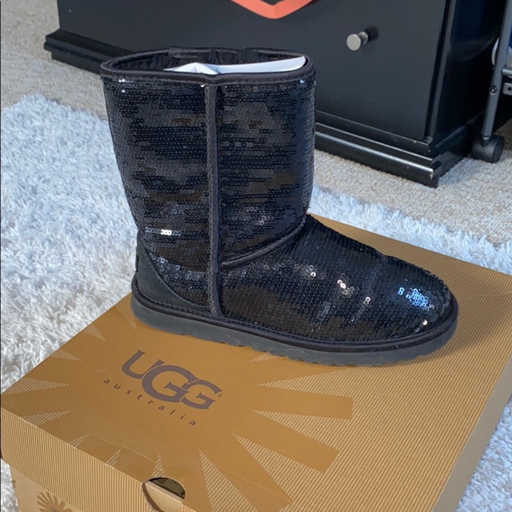 black sparkely UGGs